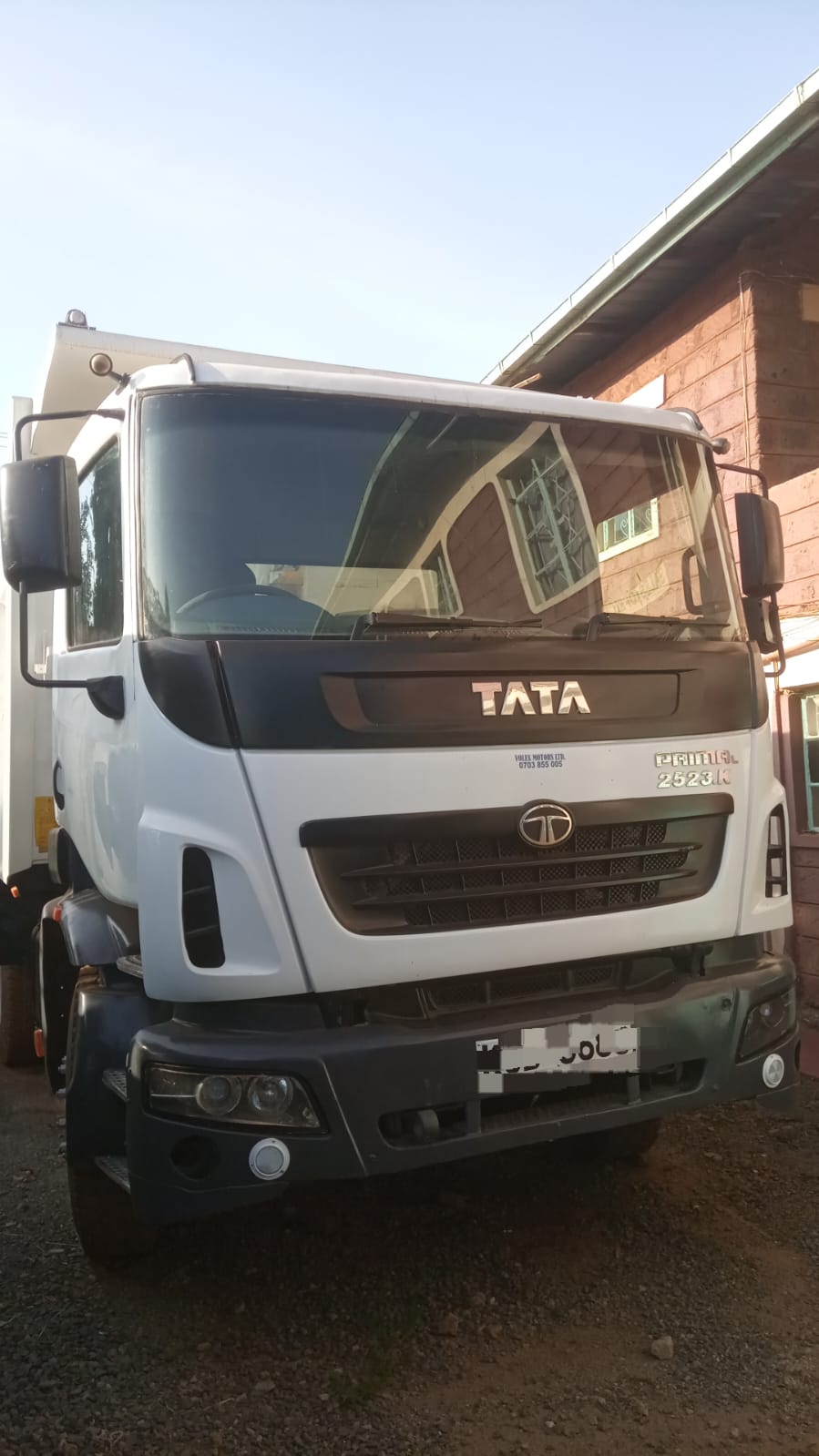 Tata Prima 2523 for Sale.