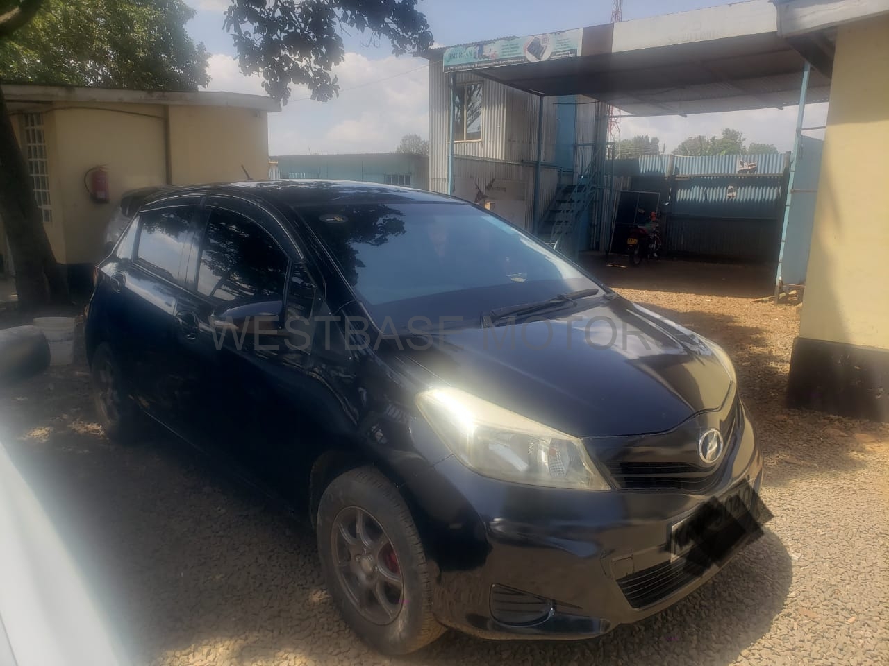 TOYOTA VITZ