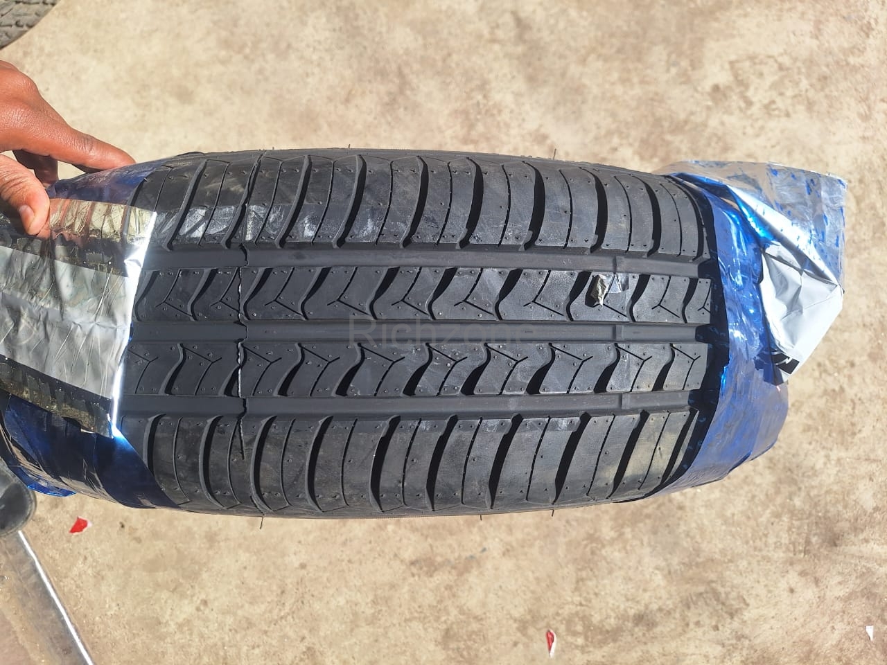 ATLANDER 215/70R15