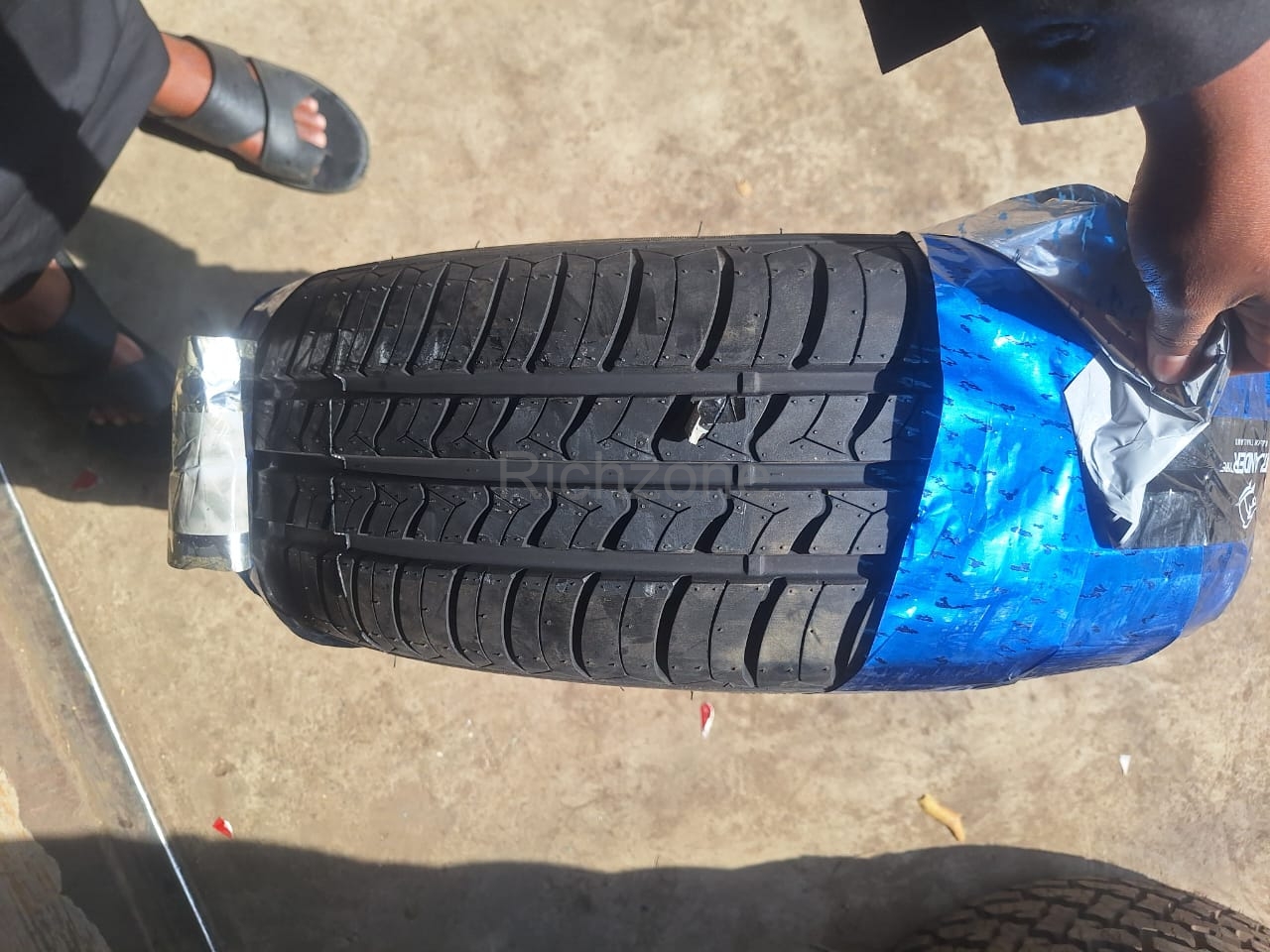 ATLANDER 215/70R15