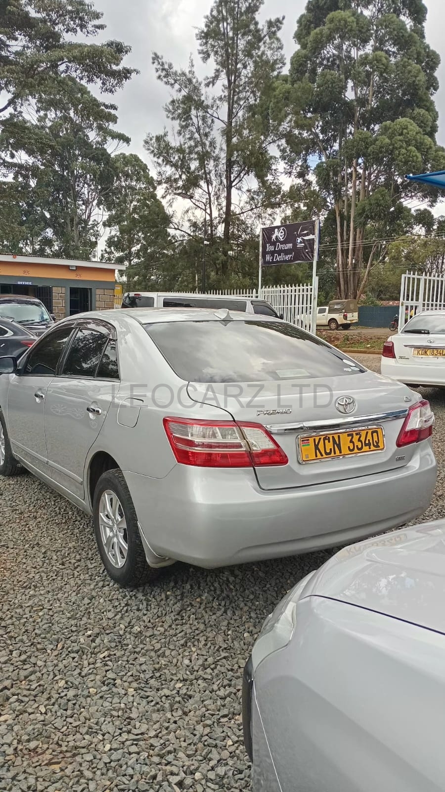 2011 TOYOTA PREMIO