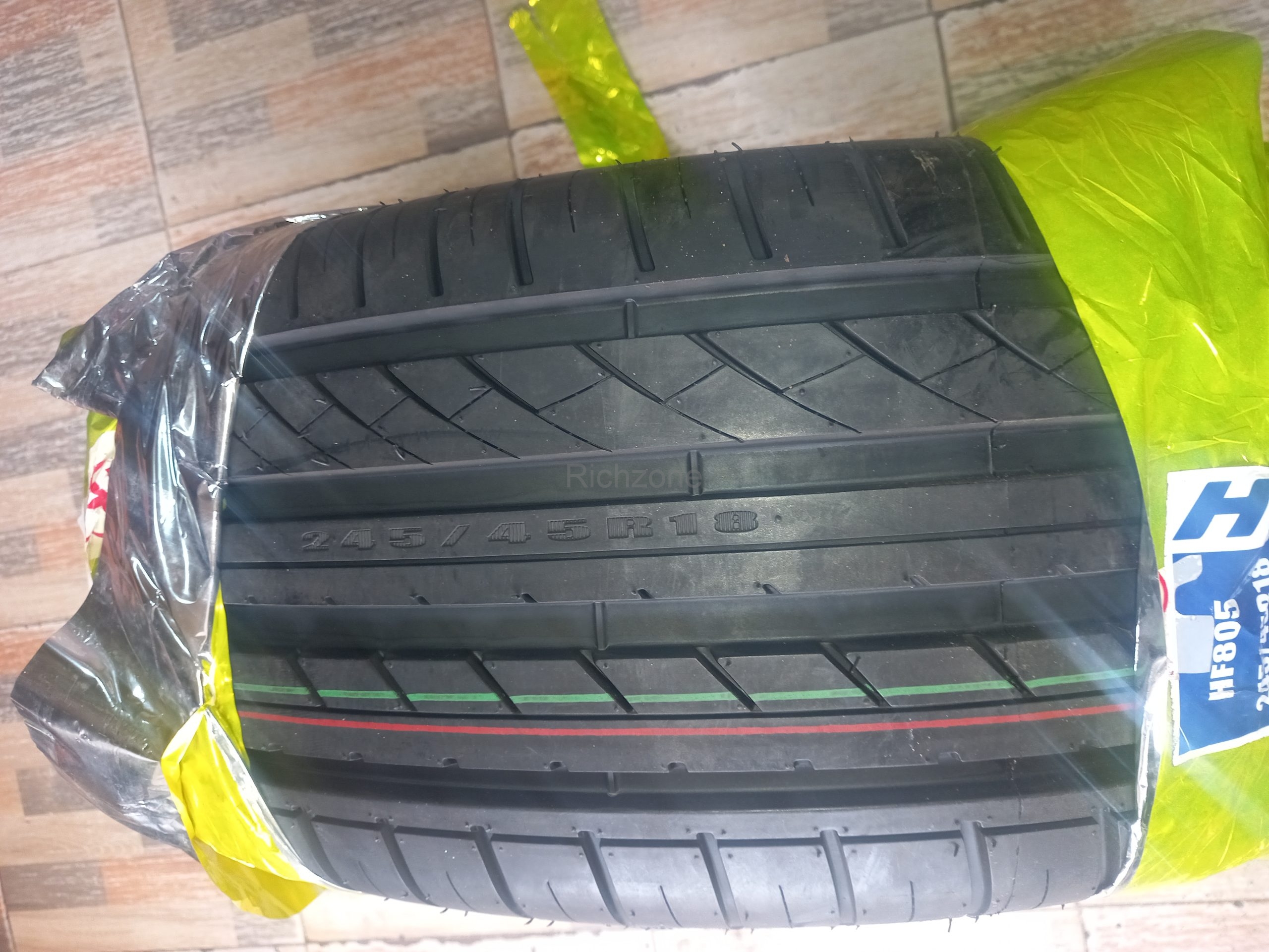 Zextour 245/46R18