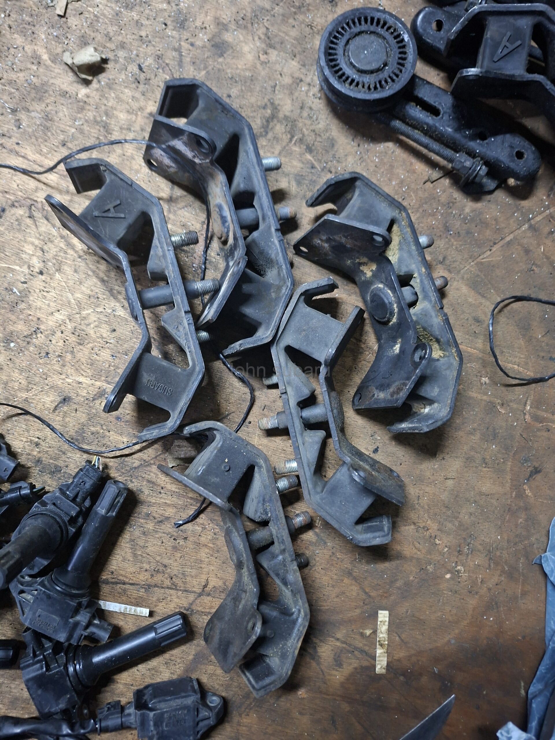 Engine mountings for subaru br9