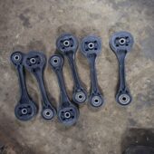 Subaru body mountings