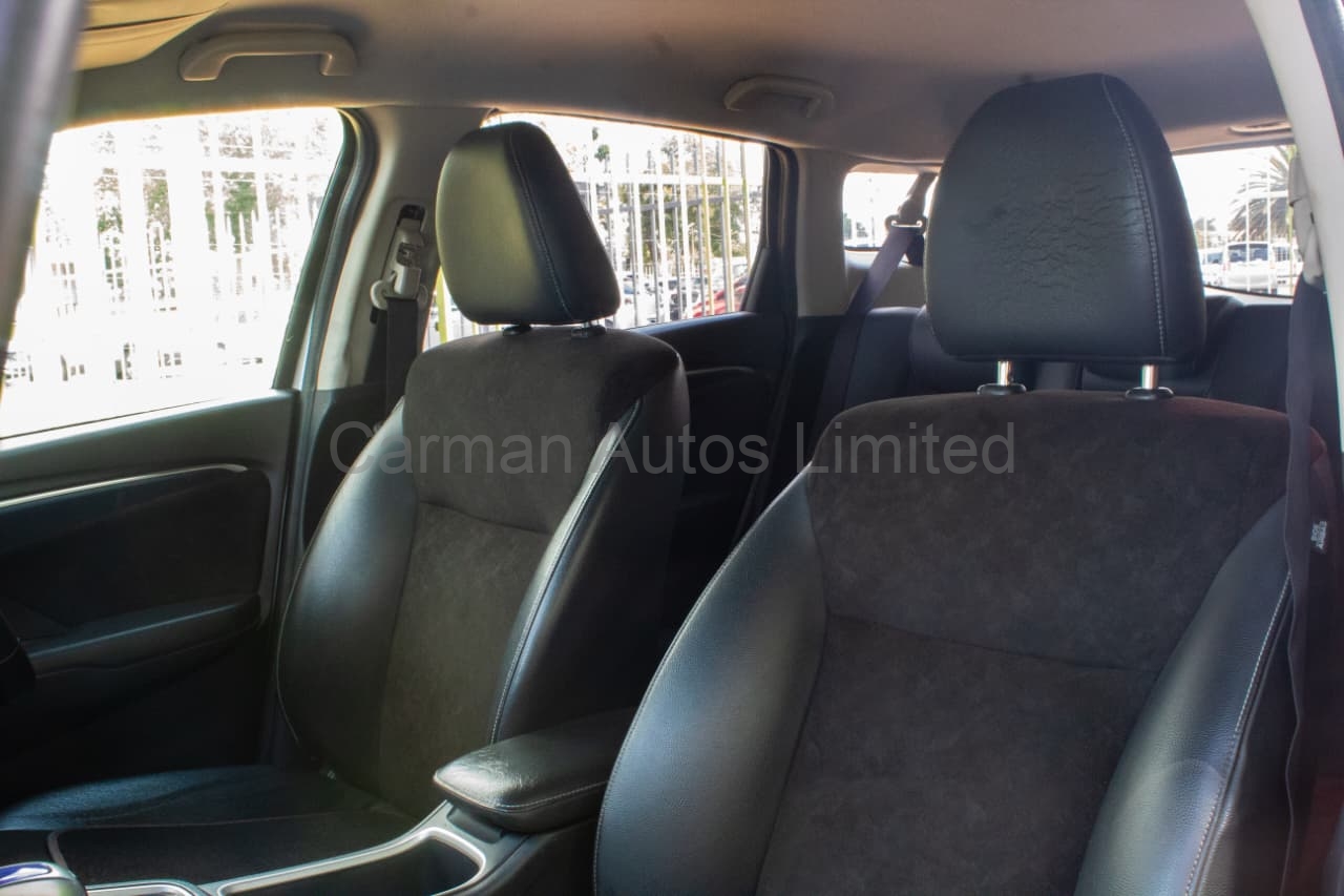 Honda Shuttle 1.5 G 2WD 2015 Silver