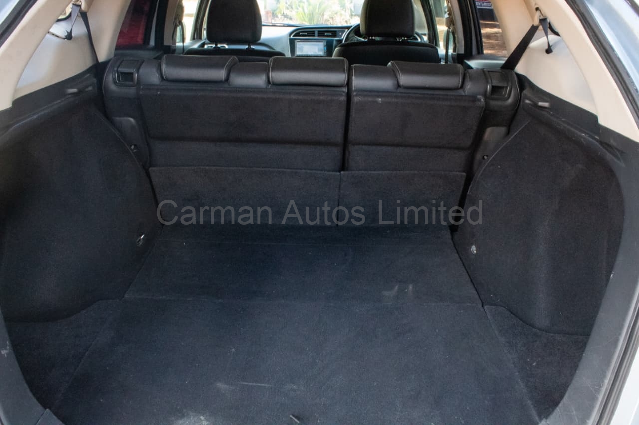 Honda Shuttle 1.5 G 2WD 2015 Silver