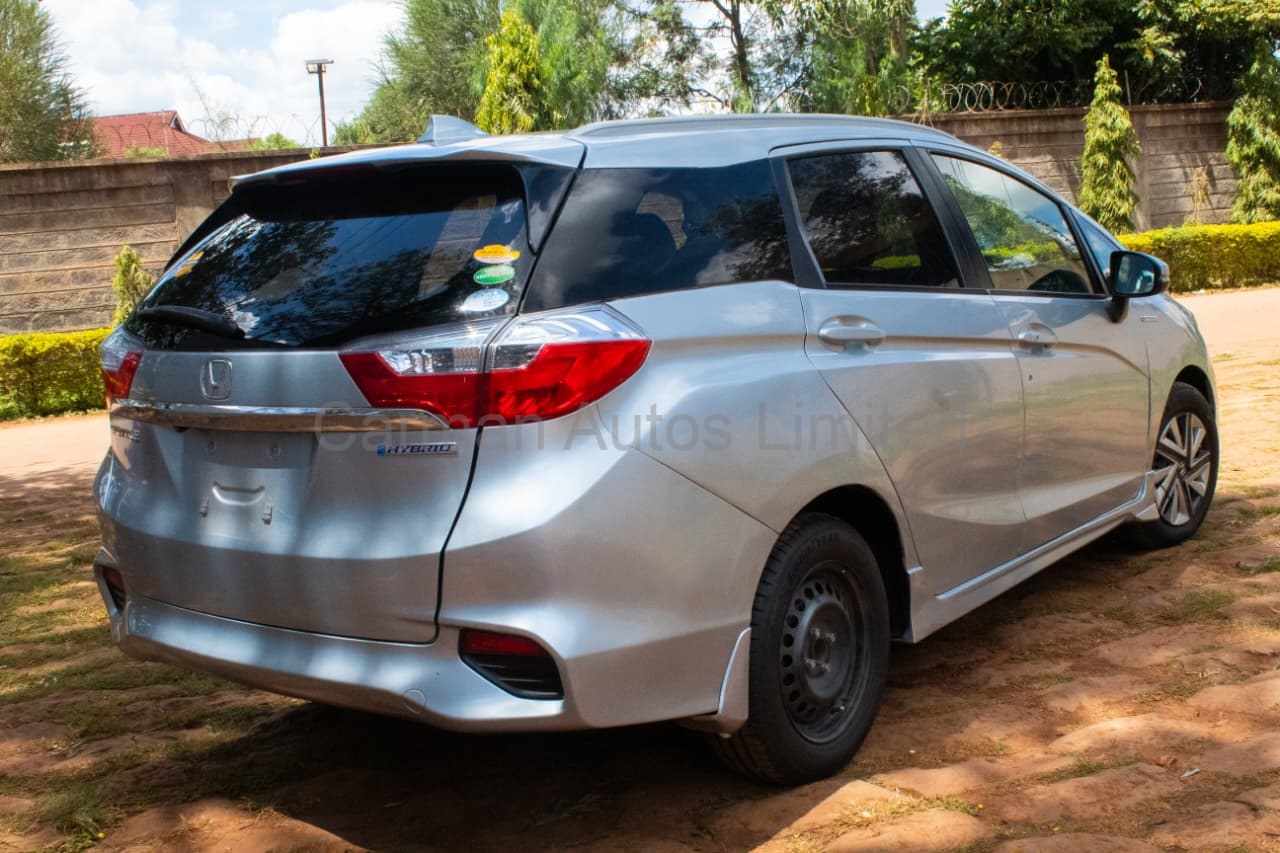 Honda Shuttle 1.5 G 2WD 2015 Silver