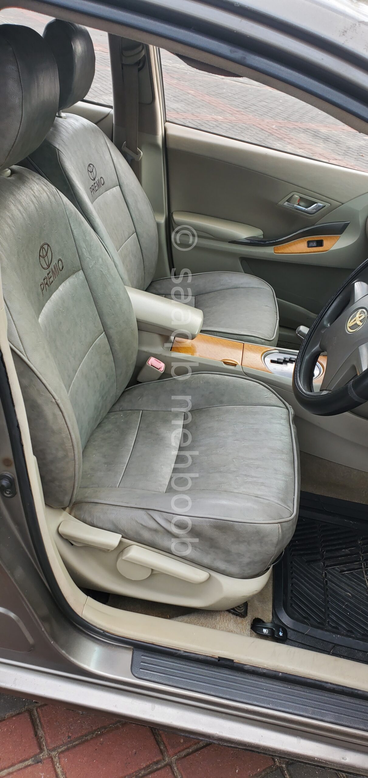 Toyota premio