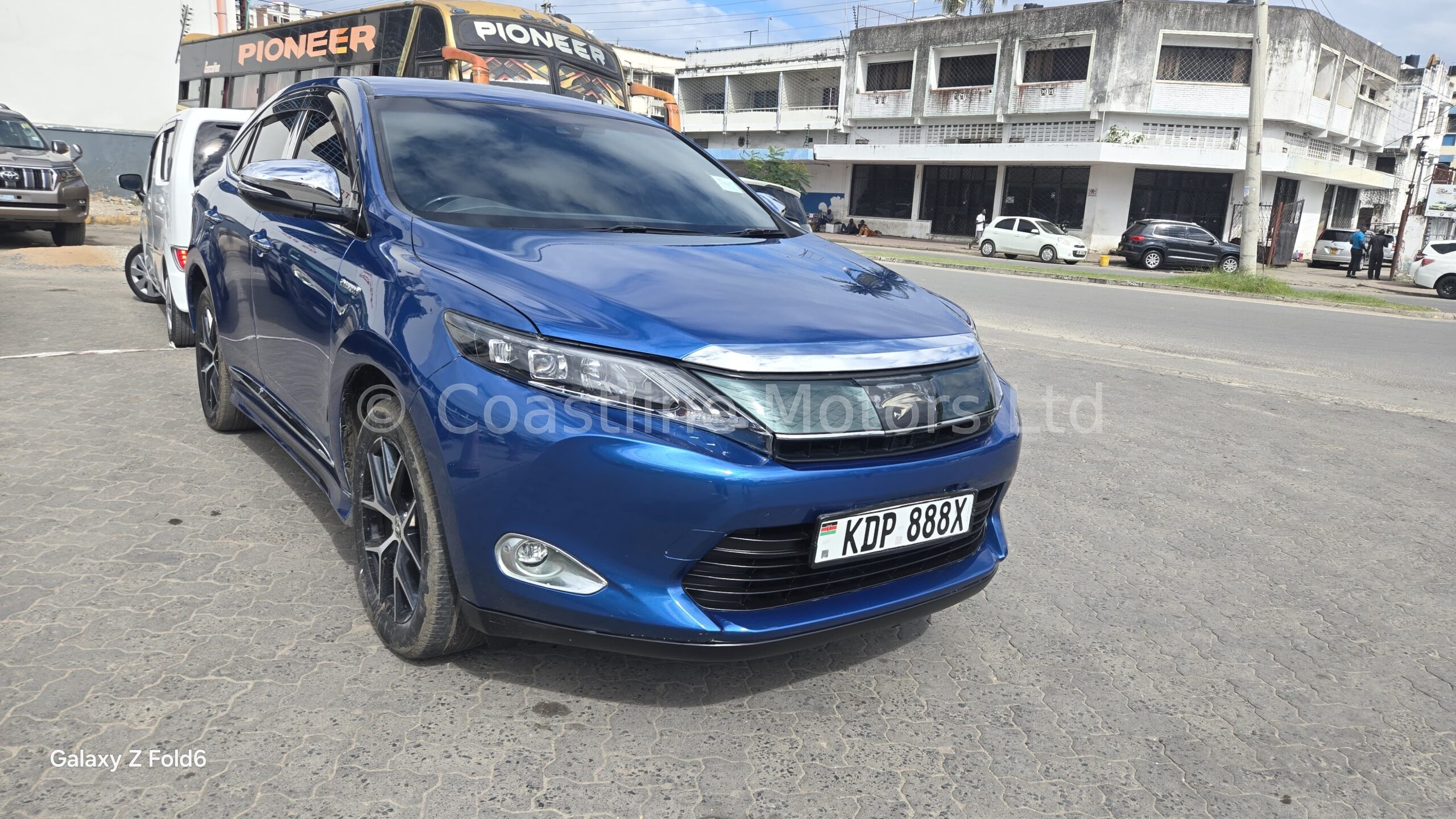 TOYOTA HARRIER