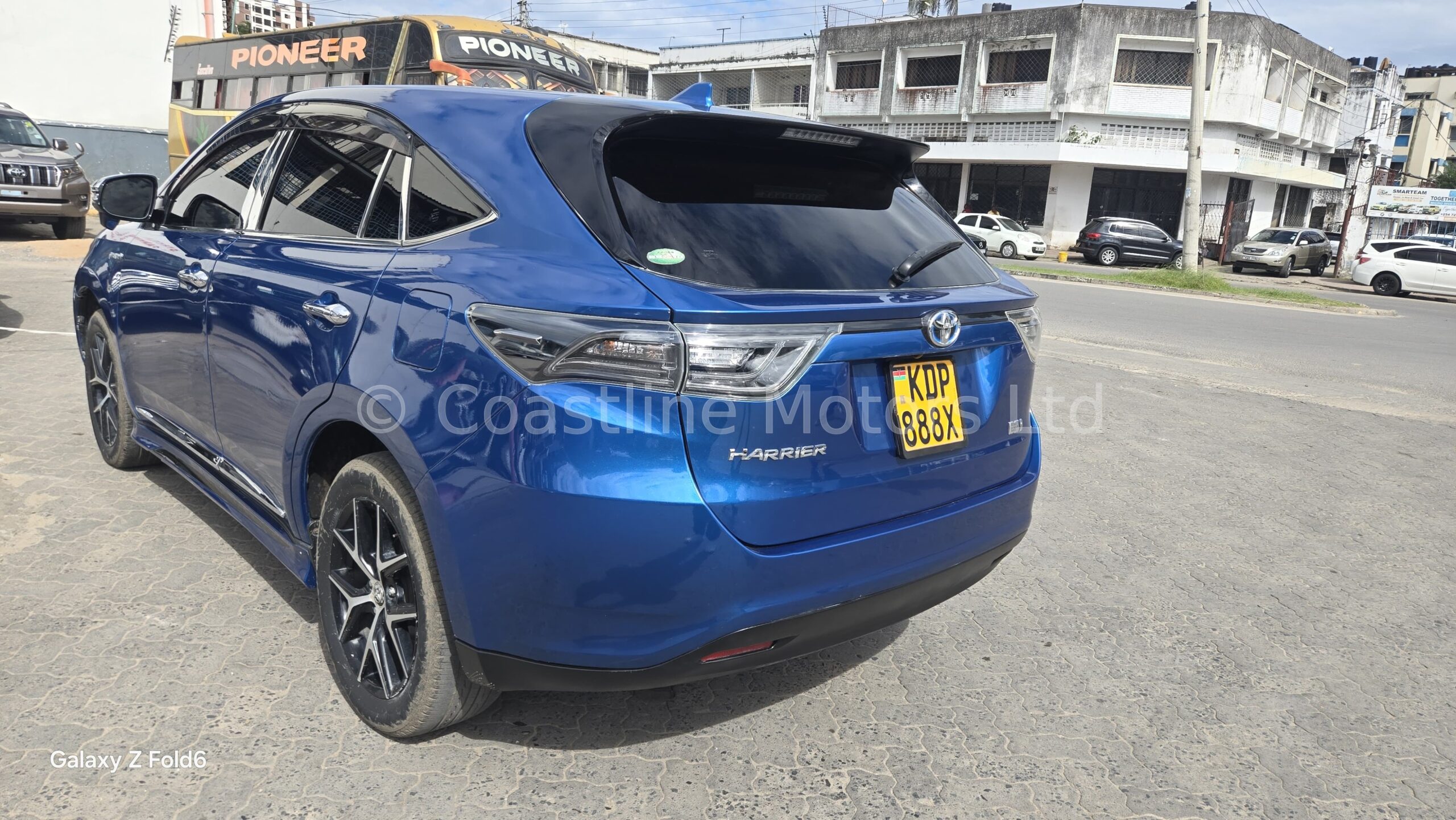 TOYOTA HARRIER