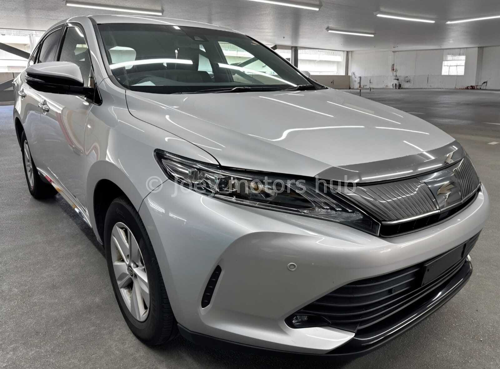 Toyota harrier silver 2019