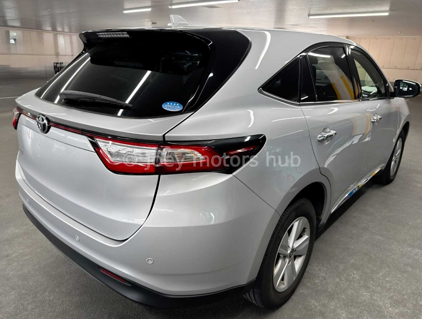 Toyota harrier silver 2019