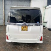 Toyota voxy KDL 2015 2000cc
