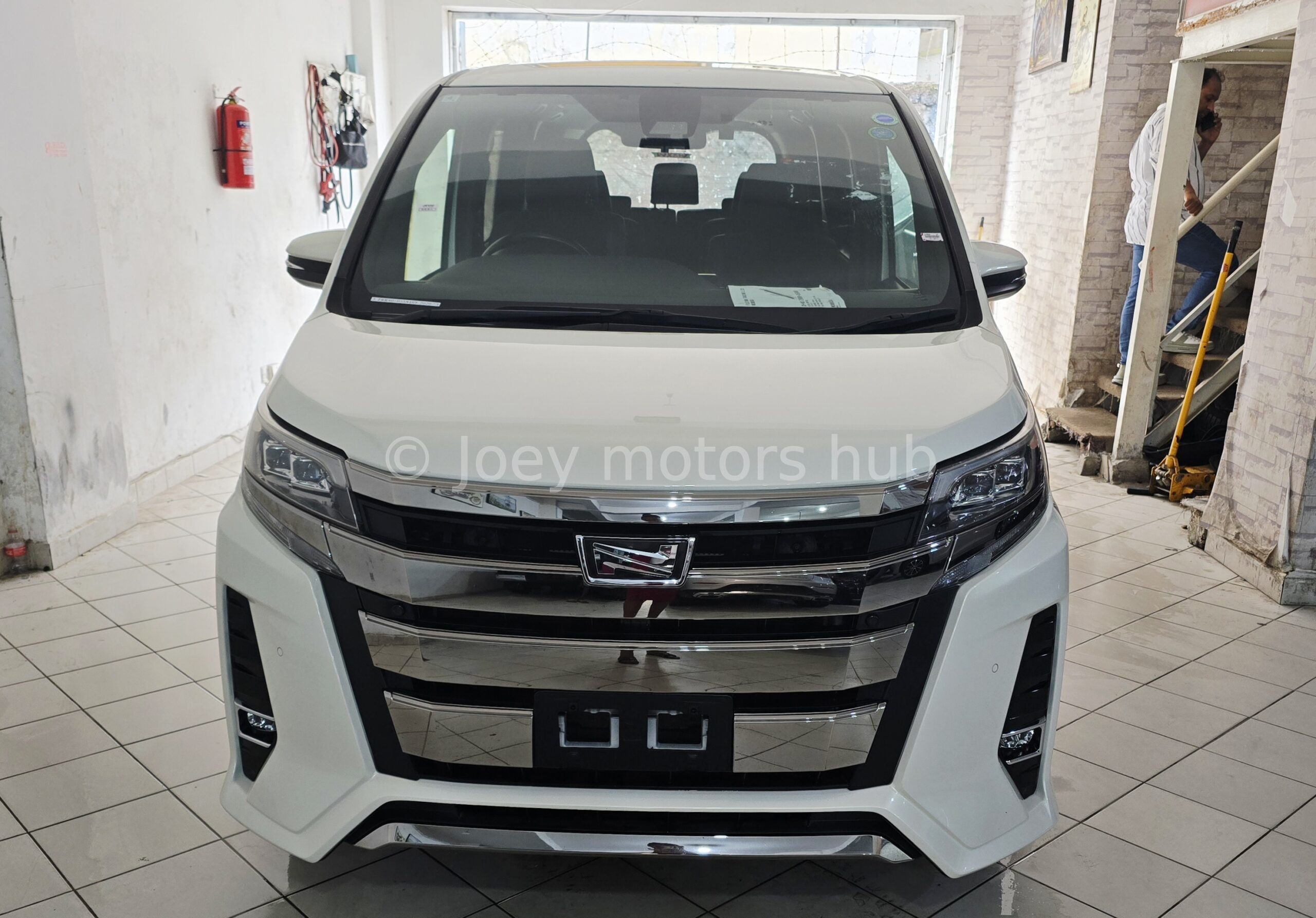 Toyota Noah Wxb