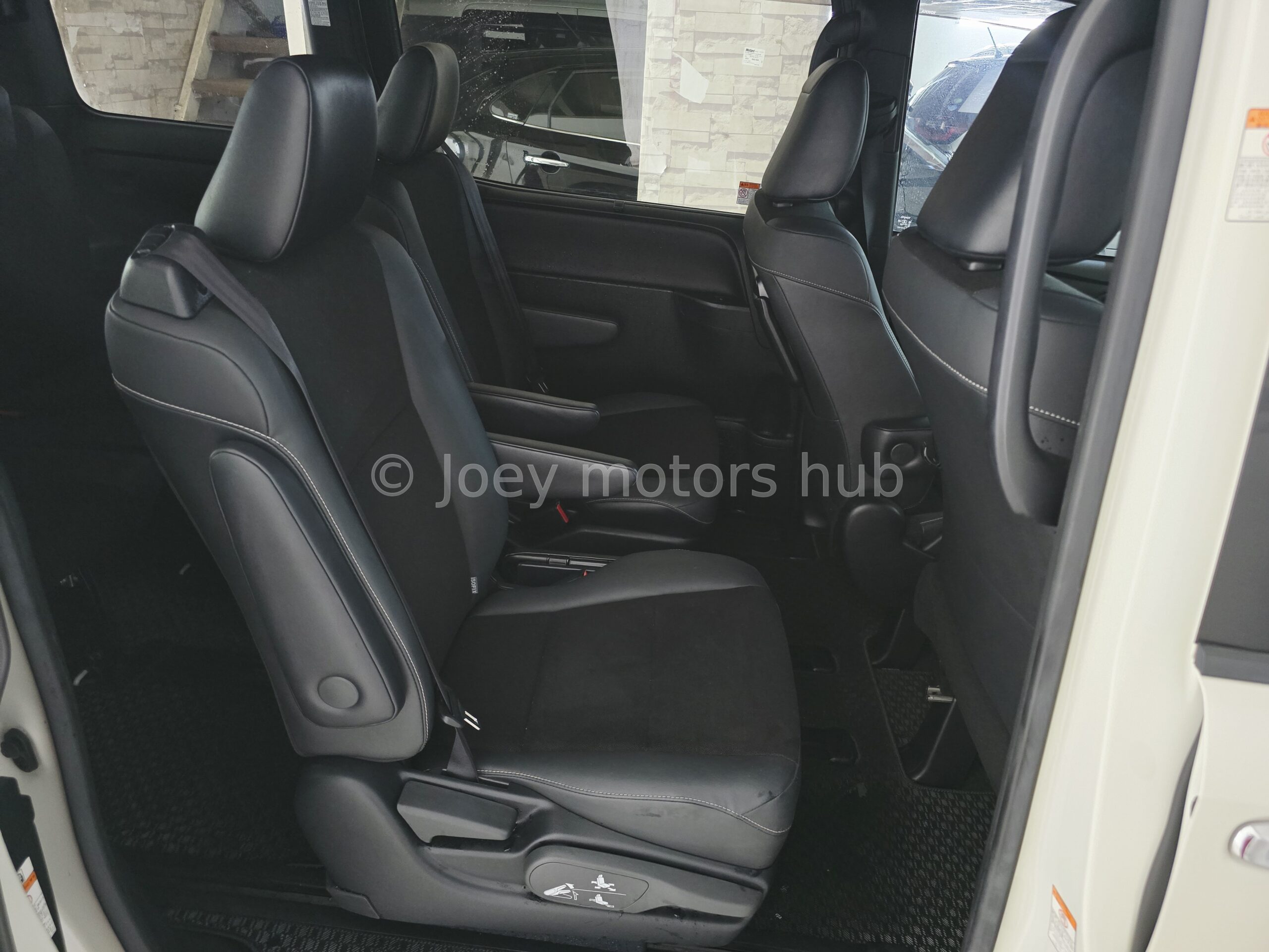 Toyota Noah Wxb