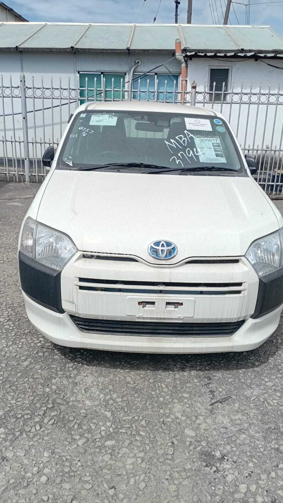 Toyota Probox Hybrid 2019