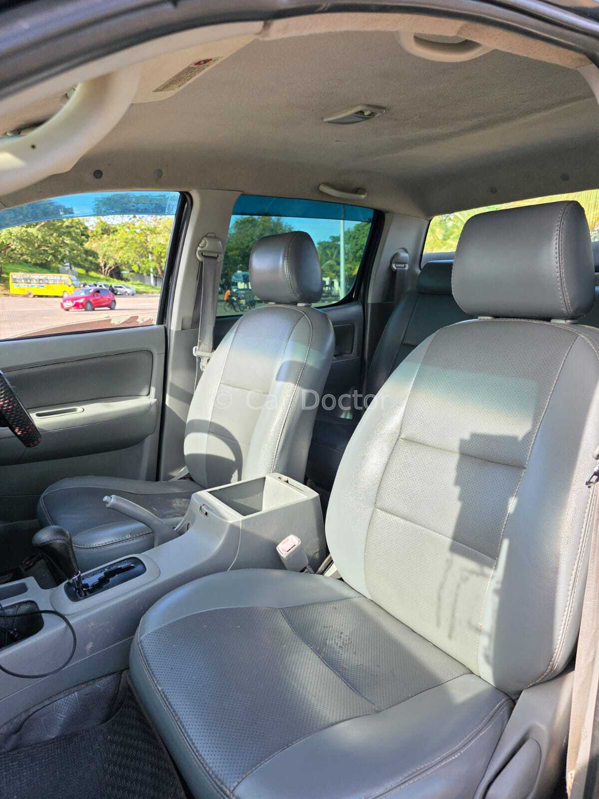 Toyota Hilux double cab 3000 cc D4D diesel