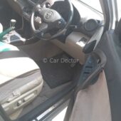 Toyota vanguard silver.. leather seats