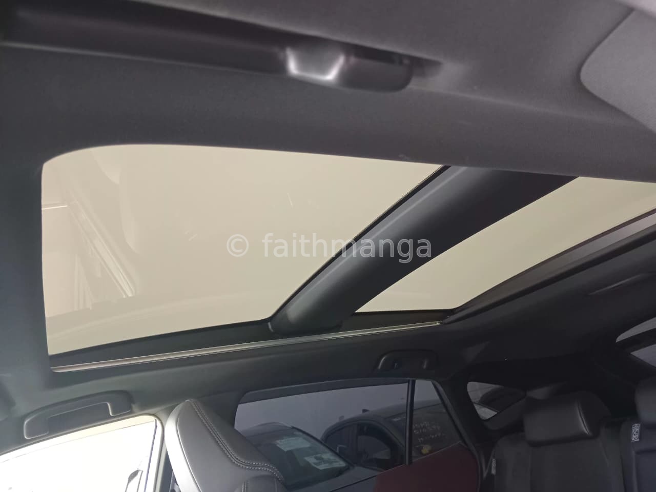 TOYOTA HARRIER 2020 MODEL WITH MOONROOF